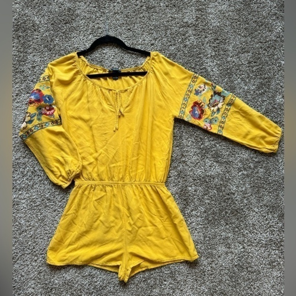 Forever 21 Yellow Romper floral embroidered 3/4 length sleeves Size S